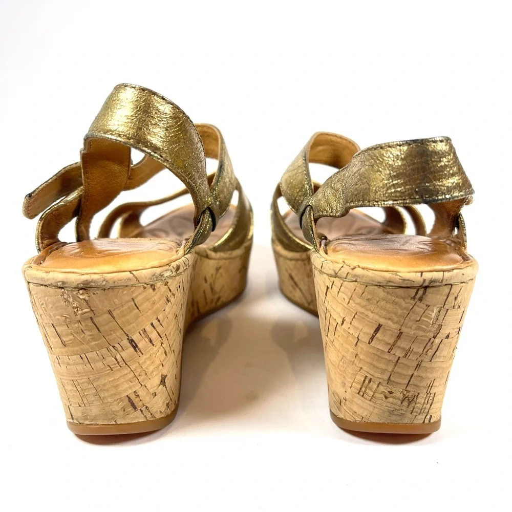 Born Women’s Metallic Gold‎ Platform Sandals with Textured Straps Size 7